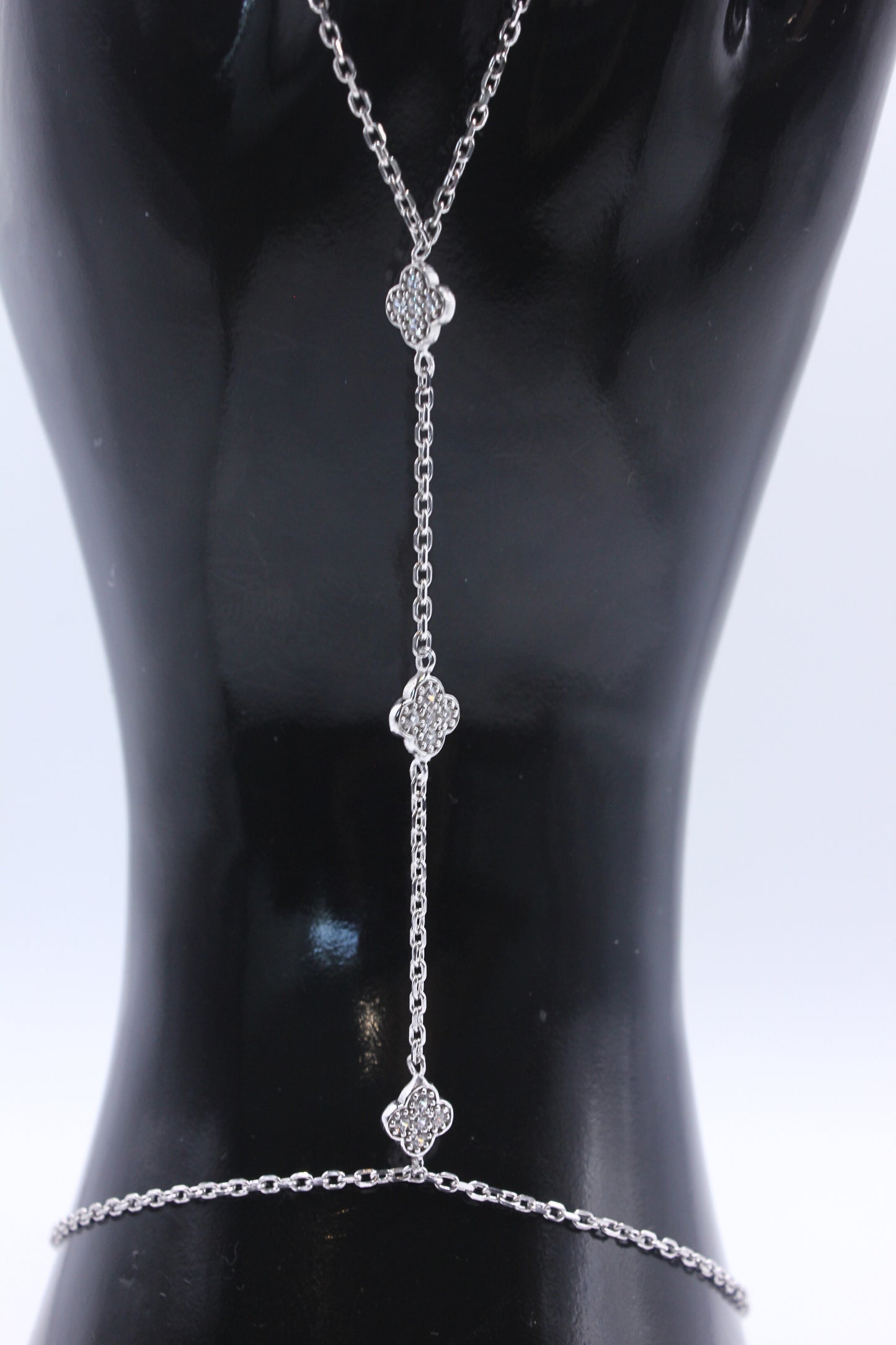 925 Sterling Silver Radiant Triple Clover Hand Chain