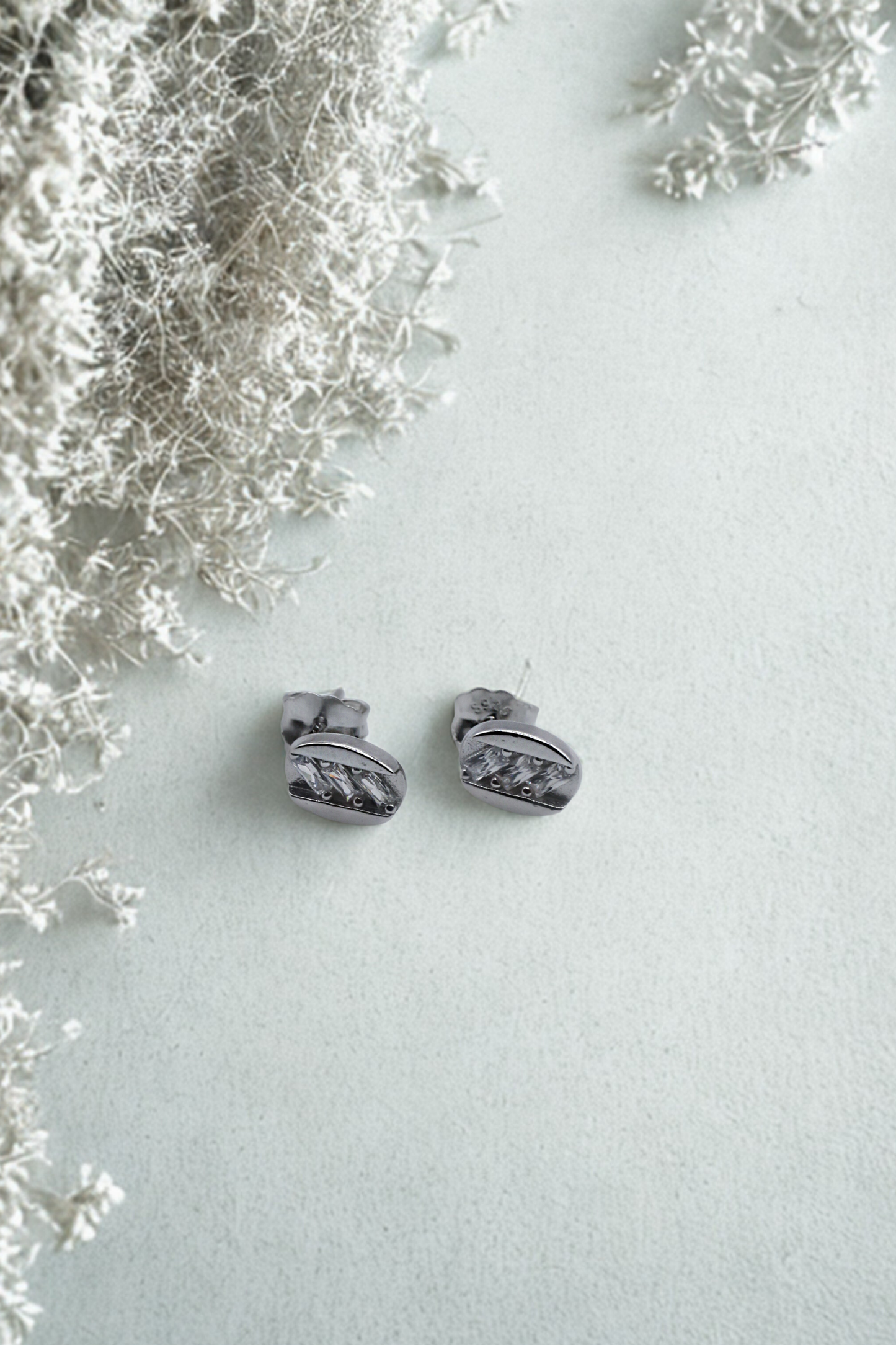 925 Sterling Silver Modern Barrel Glow Stud Earrings