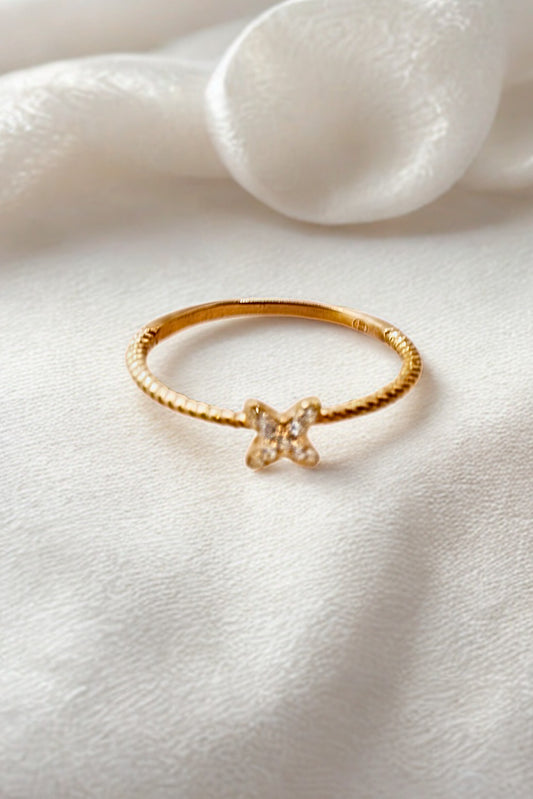 Dainty Starburst Twist Ring