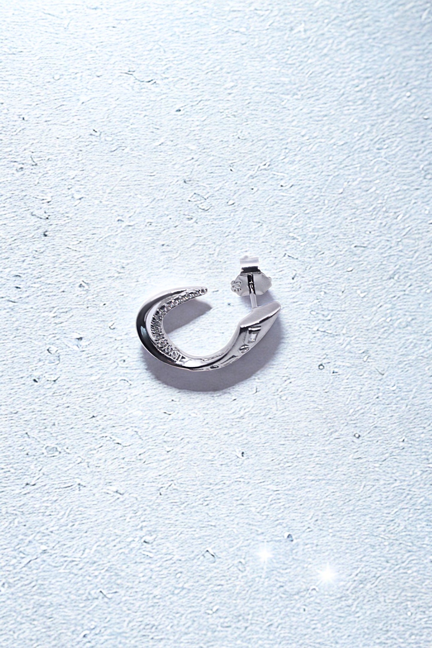 925 Sterling Silver Modern Barrel Glow Stud Earrings