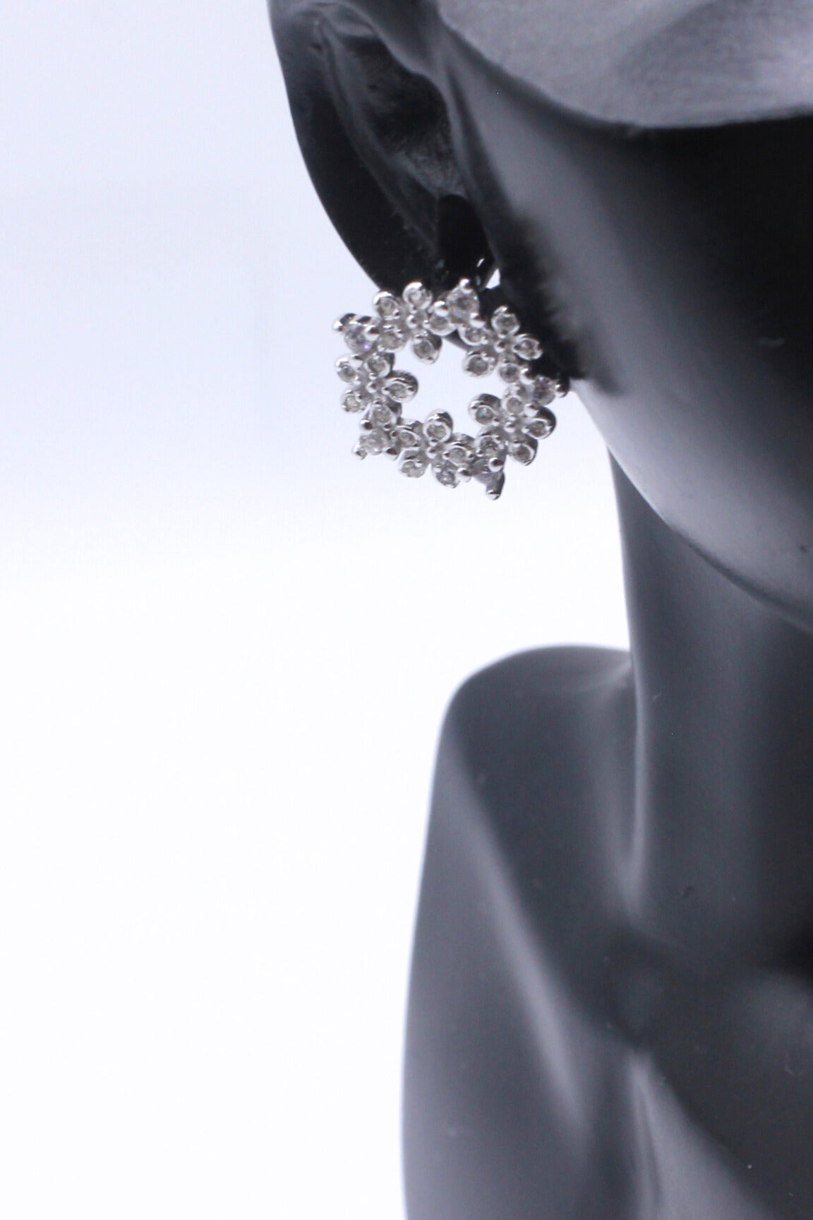 925 Sterling Silver Sparkling Floral Wreath Stud Earrings