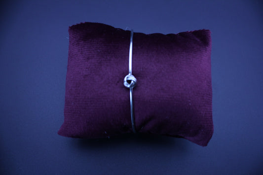 Minimalist Knot Fine Bangle