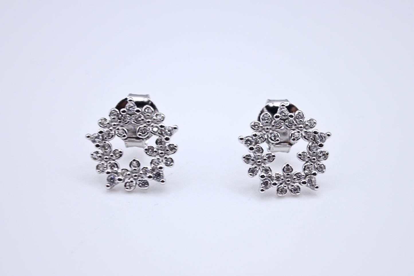 925 Sterling Silver Sparkling Floral Wreath Stud Earrings